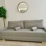 Cosy Apartments With Free Parking